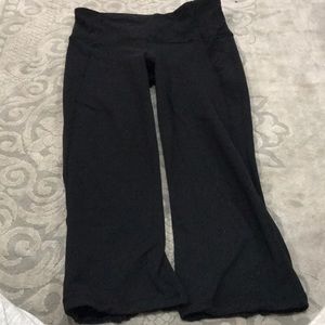 Lululemon Capri workout bottoms
